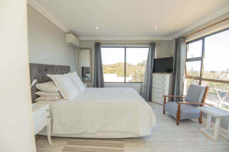 4 Bedroom Property for Sale in Clarendon Marine Eastern Cape
